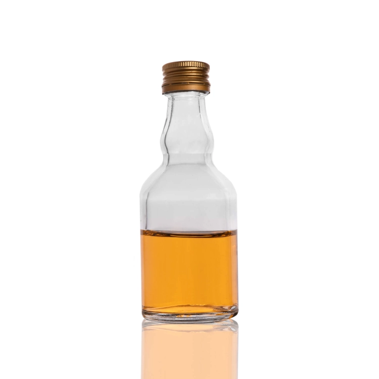 Butelka Elixir 50 ml – pojedyncza mała butelka z zakrętką na białym tle